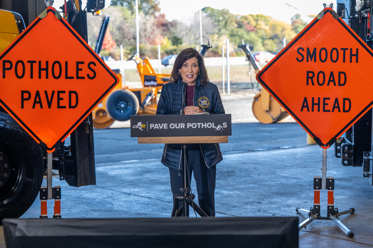 governor-hochul-announces-80-1-million-long-island-expressway-pavement-renewal-project
