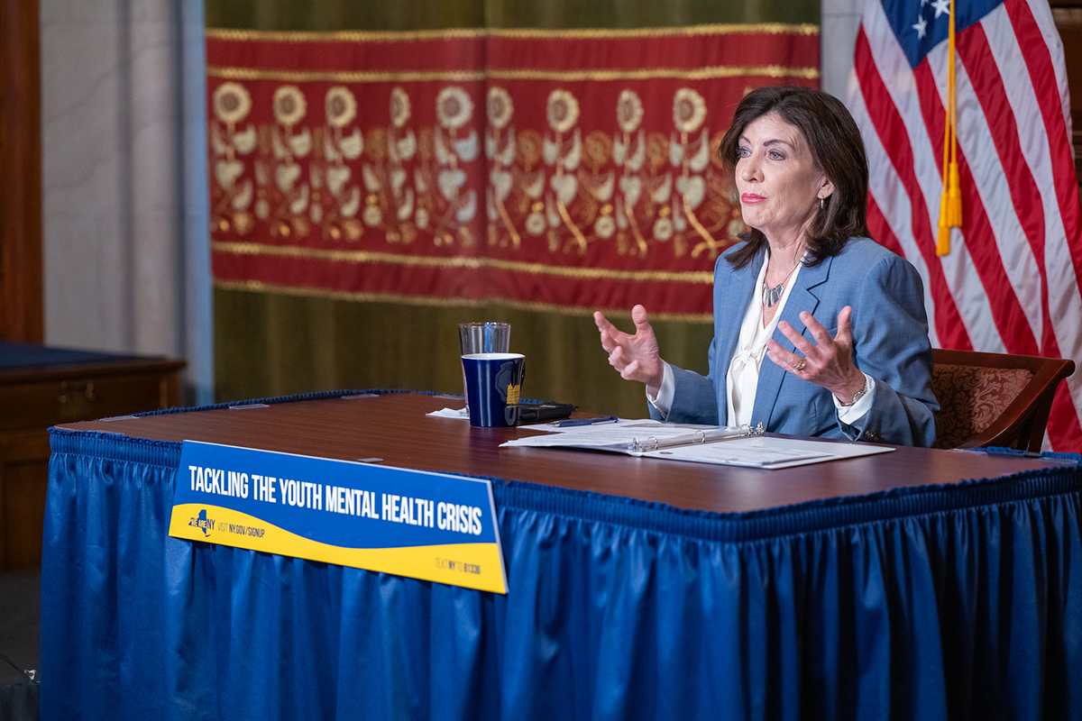 Governor Hochul Hosts Roundtable With Parents To Discuss Efforts To ...