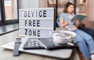 Survey Reveals: 72% of Americans Fail Their Digital Detox Attempt